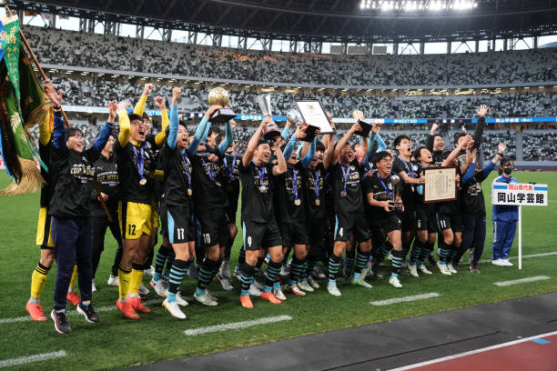 国足新帅最热门人选浮现，他有两大优势，高洪波或重出江湖来辅佐.