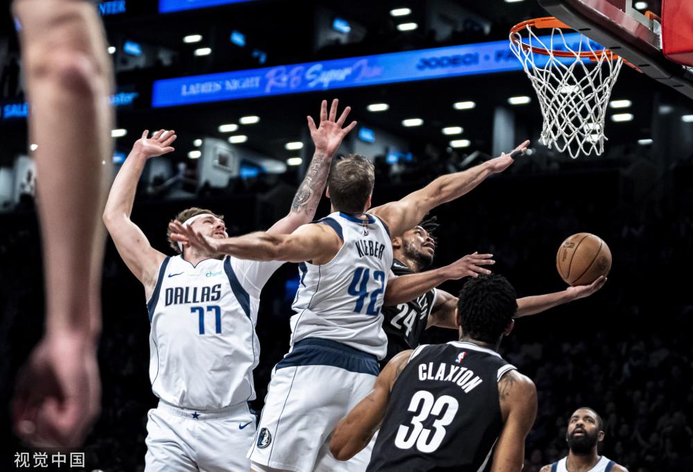 全国的显眼包都来武汉马拉松了！牛魔王、孙悟空也来汉马了！马拉松偶遇“显眼包” 为朋友加油助威 想和更多跑友合影.