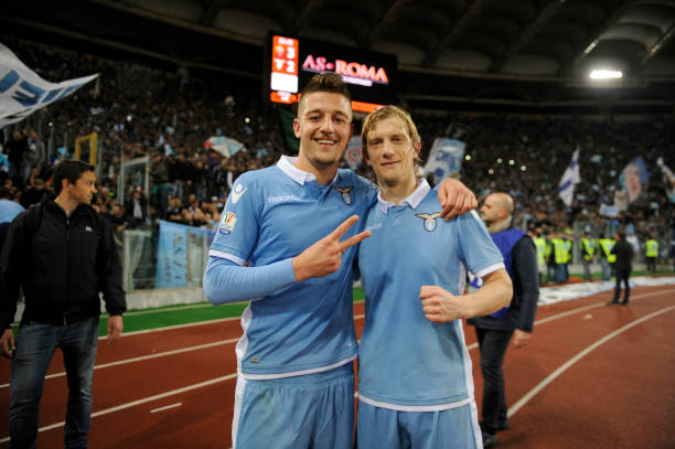 做出了与巴 做出了与巴